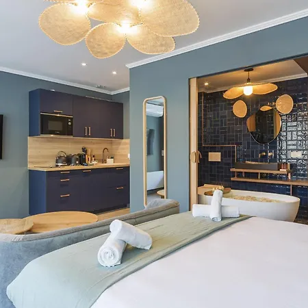 Apartment The Blue Alma Eiffel Tower