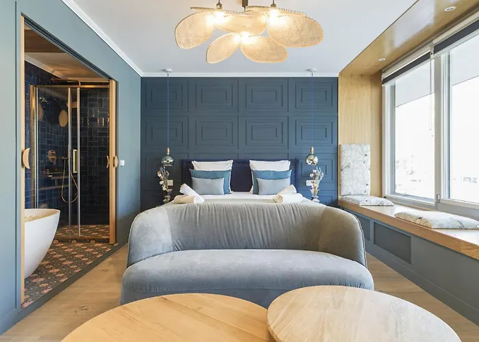 The Blue Alma Eiffel Tower Apartament