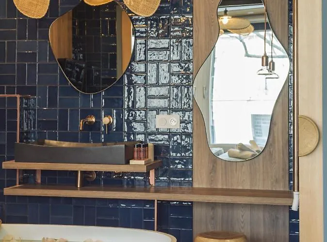 The Blue Alma Eiffel Tower Apartament