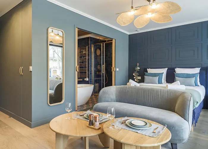 The Blue Alma Eiffel Tower Apartament *