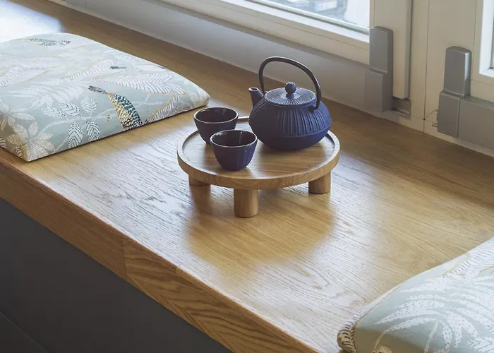 The Blue Alma Eiffel Tower * Paryż