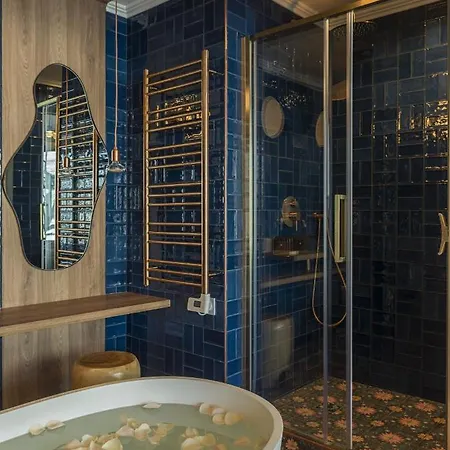 The Blue Alma Eiffel Tower Apartman